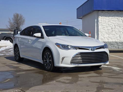2016 Toyota Avalon XLE