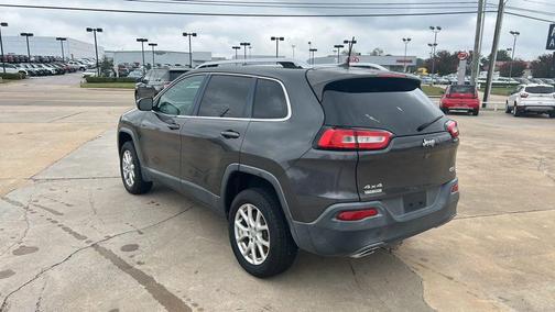2016 Jeep Cherokee Sport