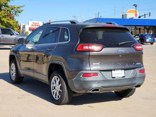 2016 Jeep Cherokee Sport