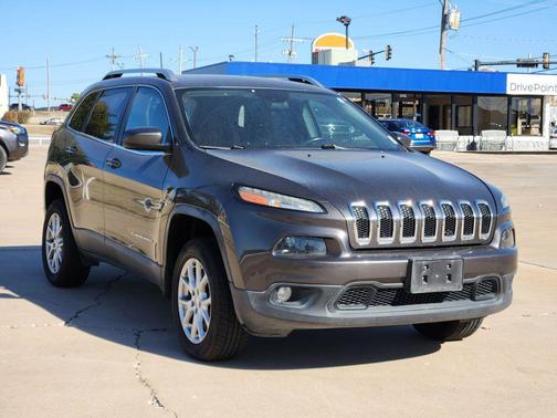 2016 Jeep Cherokee Sport