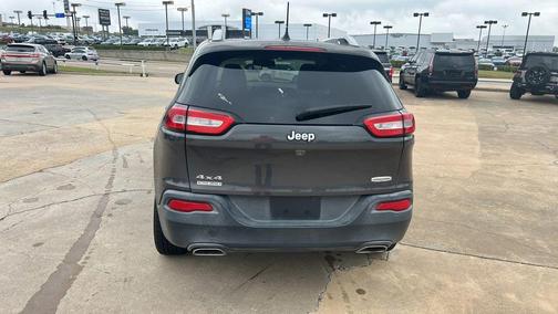 2016 Jeep Cherokee Sport