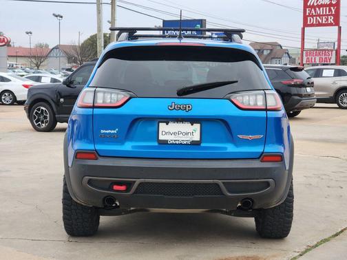 2020 Jeep Cherokee Trailhawk