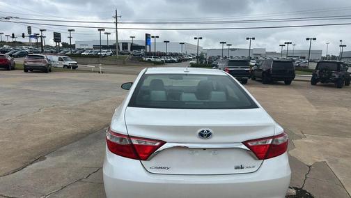 2017 Toyota Camry Hybrid XLE