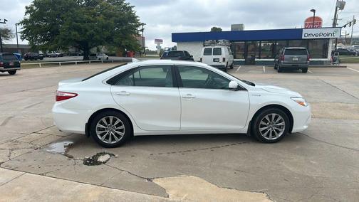 2017 Toyota Camry Hybrid XLE