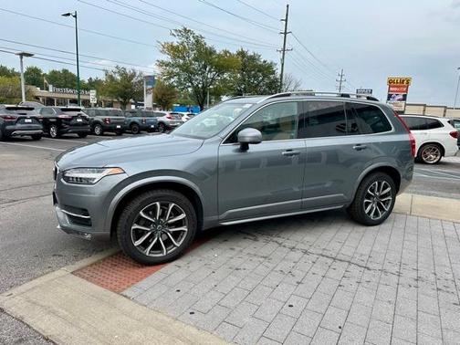 2018 Volvo XC90 T5 Momentum