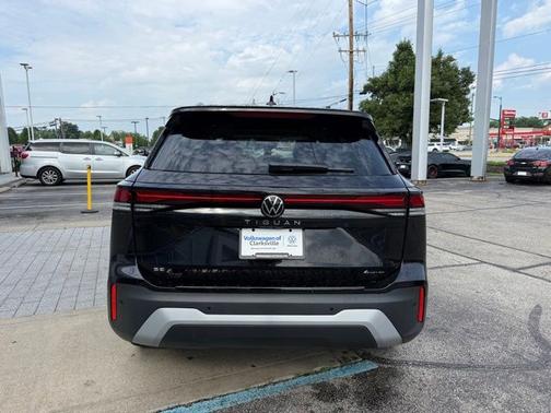 Black 2026 Volkswagen Tiguan 2.0T SE