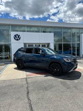 Blue Metallic 2023 Volkswagen Atlas 3.6L V6 SE w/Technology