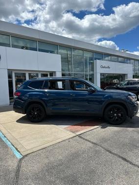 Blue Metallic 2023 Volkswagen Atlas 3.6L V6 SE w/Technology