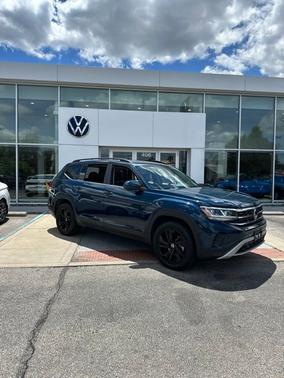 Blue Metallic 2023 Volkswagen Atlas 3.6L V6 SE w/Technology