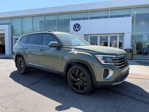 Green 2026 Volkswagen Atlas 2.0T SE W/TECHNOLOGY