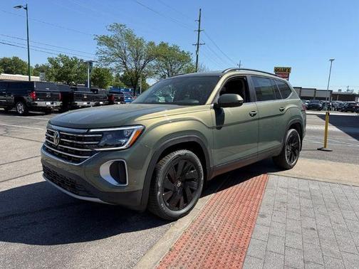 Green 2026 Volkswagen Atlas 2.0T SE W/TECHNOLOGY