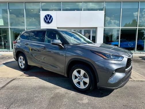 Magnetic Gray Metallic 2021 Toyota Highlander LE