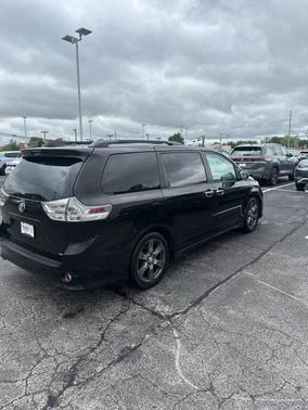 2017 Toyota Sienna SE Premium