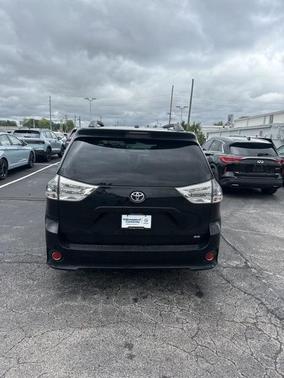 2017 Toyota Sienna SE Premium