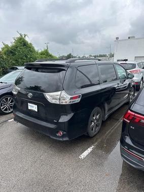 2017 Toyota Sienna SE