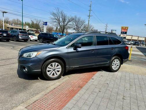 Carbide Gray Metallic 2017 Subaru Outback 2.5i Premium