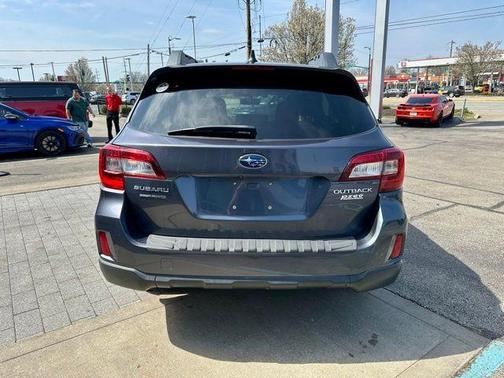 Carbide Gray Metallic 2017 Subaru Outback 2.5i Premium