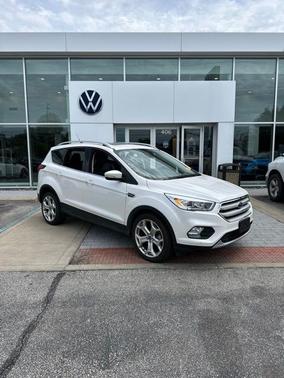 White Platinum Clearcoat Metallic 2019 Ford Escape Titanium