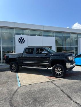Onyx Black 2018 GMC Sierra 1500 SLT