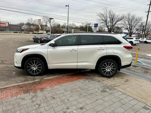 2018 Toyota Highlander SE