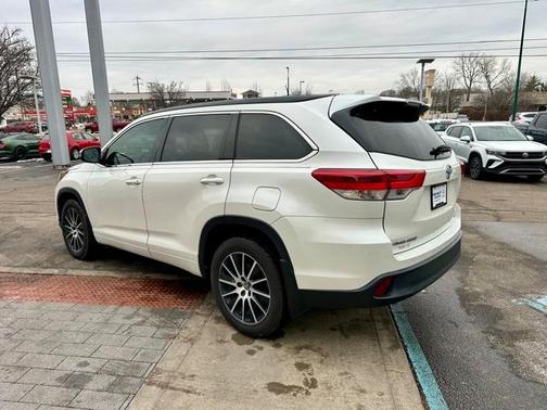 2018 Toyota Highlander SE