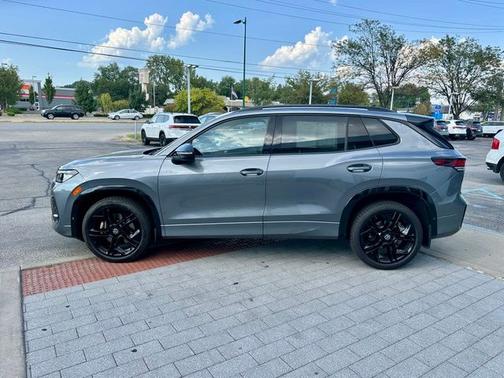 Platinum Gray Metallic 2025 Volkswagen Tiguan 2.0T SE R-Line Black