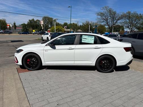 White 2027 Volkswagen Jetta GLI 2.0T Autobahn