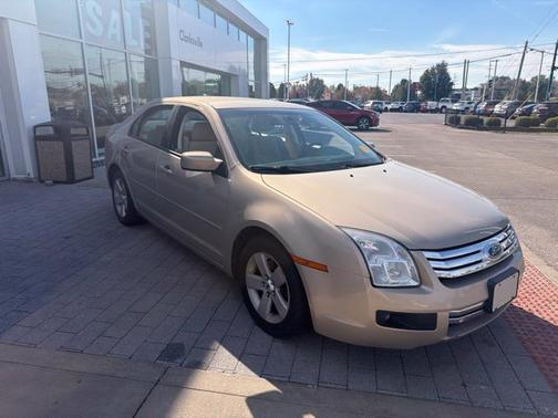 Gold 2007 Ford Fusion SE
