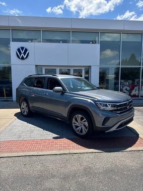 Platinum Gray Metallic 2023 Volkswagen Atlas 3.6L V6 SE w/Technology