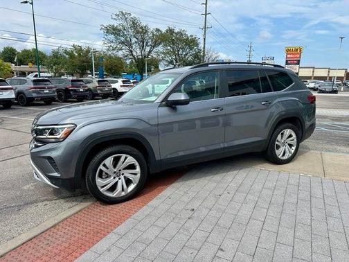 Platinum Gray Metallic 2023 Volkswagen Atlas 3.6L SE w/Technology