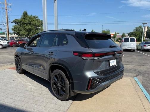 2025 Volkswagen Tiguan 2.0T SE R-Line Black