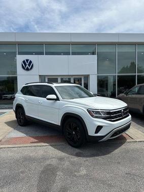Pure White 2023 Volkswagen Atlas 2.0T SE
