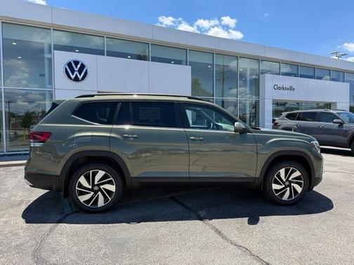 Green 2026 Volkswagen Atlas 2.0T SE w/Technology