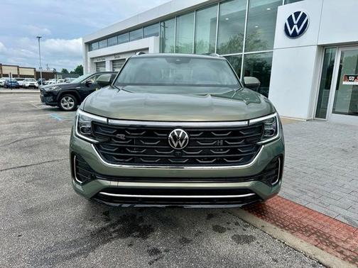 Green 2026 Volkswagen Atlas Cross Sport 2.0T SEL Premium R-Line