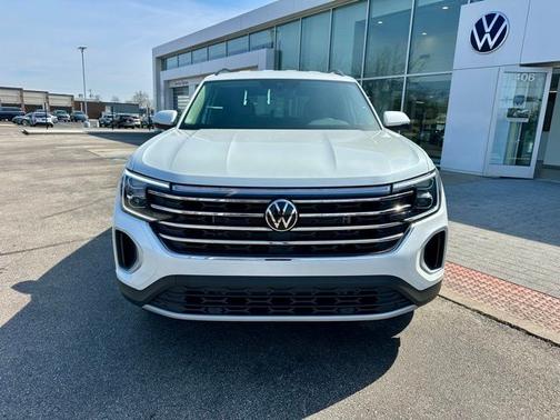 White Pearl 2026 Volkswagen Atlas 2.0T SE