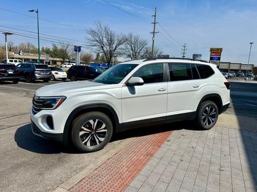 White Pearl 2026 Volkswagen Atlas 2.0T SE