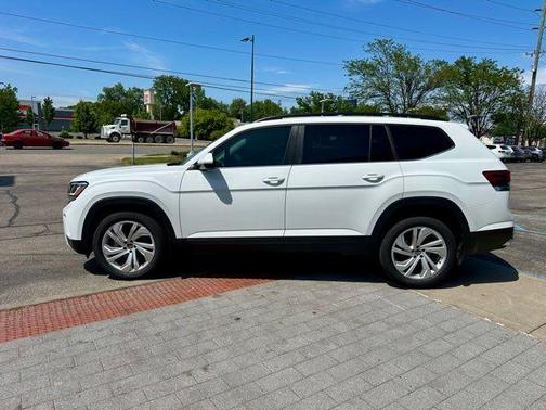 Pure White 2023 Volkswagen Atlas 3.6L SE w/Technology