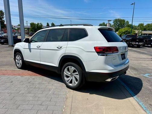 Pure White 2023 Volkswagen Atlas 3.6L SE w/Technology