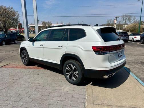 2026 Volkswagen Atlas 2.0T SE