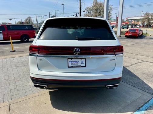 White Pearl 2026 Volkswagen Atlas 2.0T SE