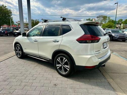 Pearl White 2018 Nissan Rogue Hybrid SL