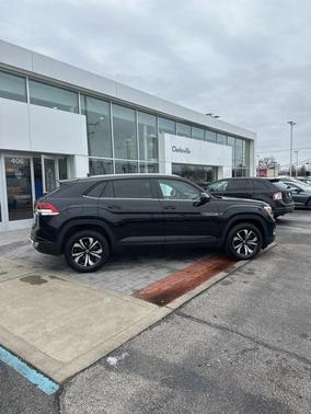 2025 Volkswagen Atlas Cross Sport 2.0T SE