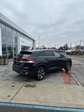 2025 Volkswagen Atlas Cross Sport 2.0T SE
