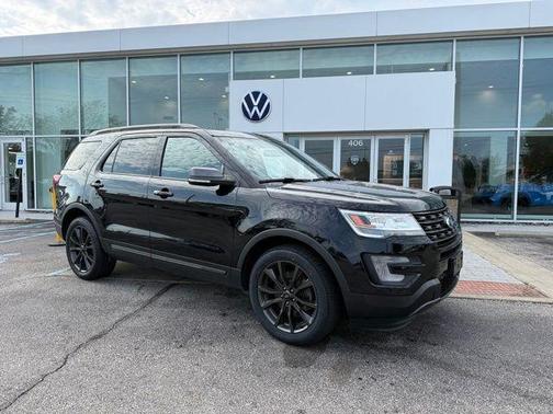 Black 2017 Ford Explorer XLT