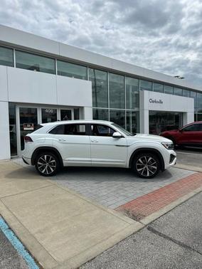 White 2025 Volkswagen Atlas Cross Sport 2.0T SEL Premium R-Line