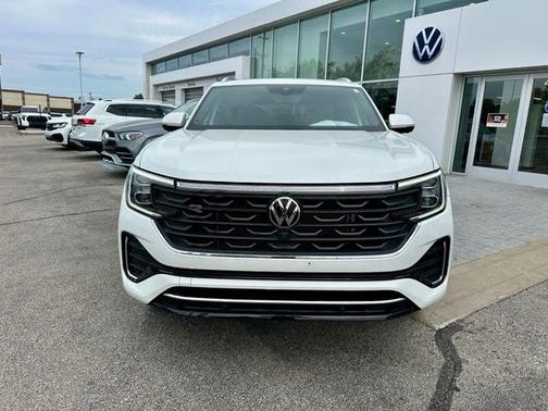 White 2025 Volkswagen Atlas Cross Sport 2.0T SEL Premium R-Line