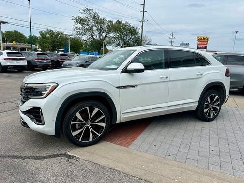 White 2025 Volkswagen Atlas Cross Sport 2.0T SEL Premium R-Line