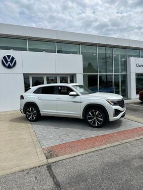 White 2025 Volkswagen Atlas Cross Sport 2.0T SEL Premium R-Line