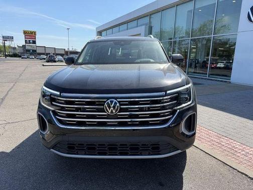 Deep Black Pearl Effect 2026 Volkswagen Atlas 2.0T SEL