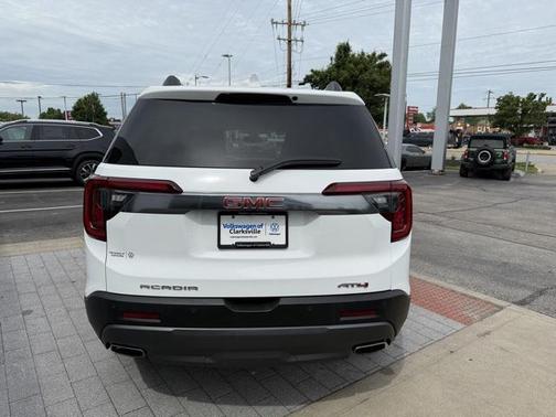 2023 GMC Acadia AWD AT4